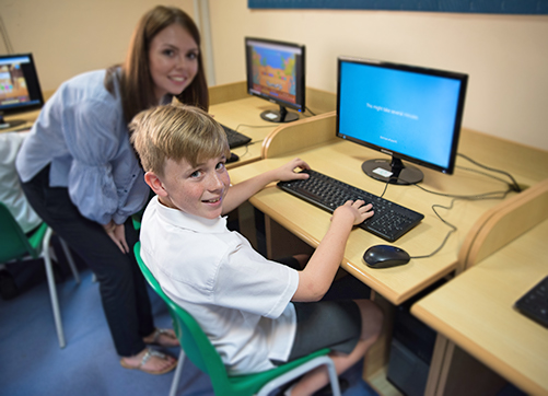 Park House Teacher & Student in the Computer Lab